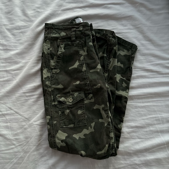 Anthropologie The Wanderer Army Green Camo Cargo Pants - Picture 5 of 6